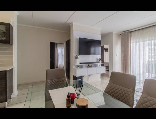 3 BEDROOM APARTMENT FOR SALE IN OAKDENE